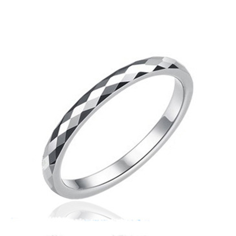 Title 3, Anillo de acero titanio para mujer con diseño r...