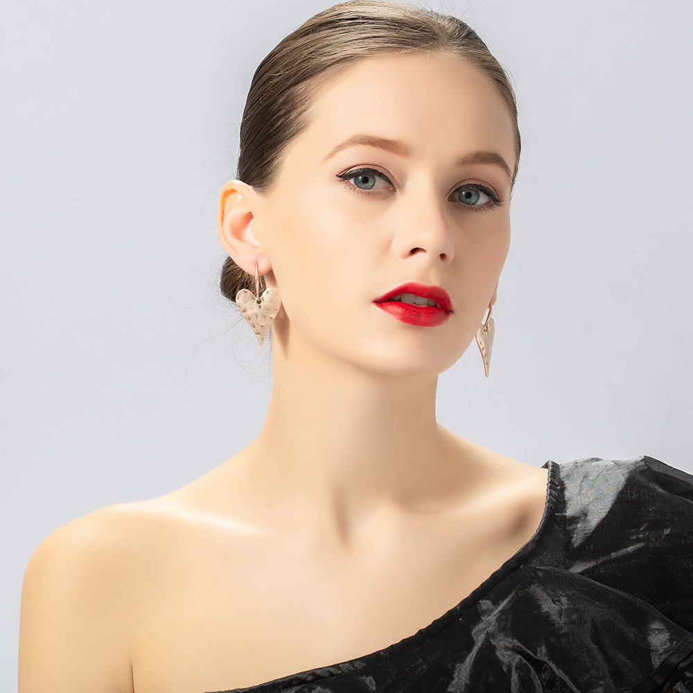 Love Heart-Shaped All-Matched Atmospheric Exaggerated Earrings