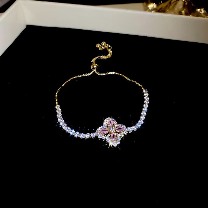 Western Style Zirconia Love Heart Bracelet Chic Exquisite Bangle Dainty Niche Fashion Hand Jewelry