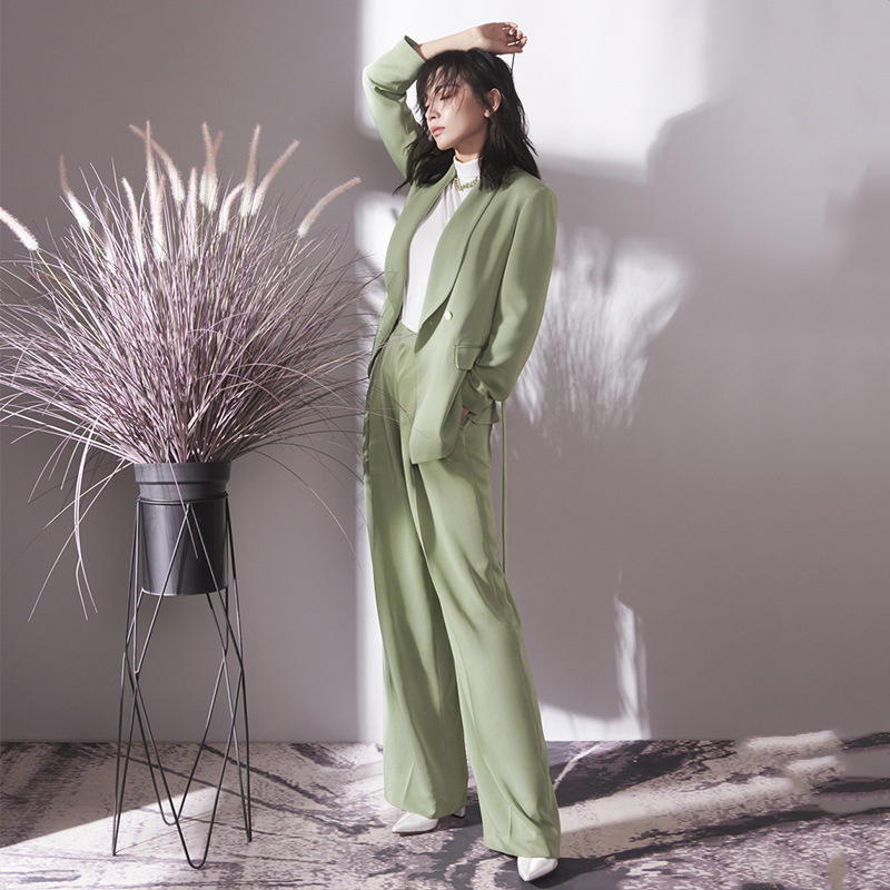 Avocado Green Temperament Women's Suit