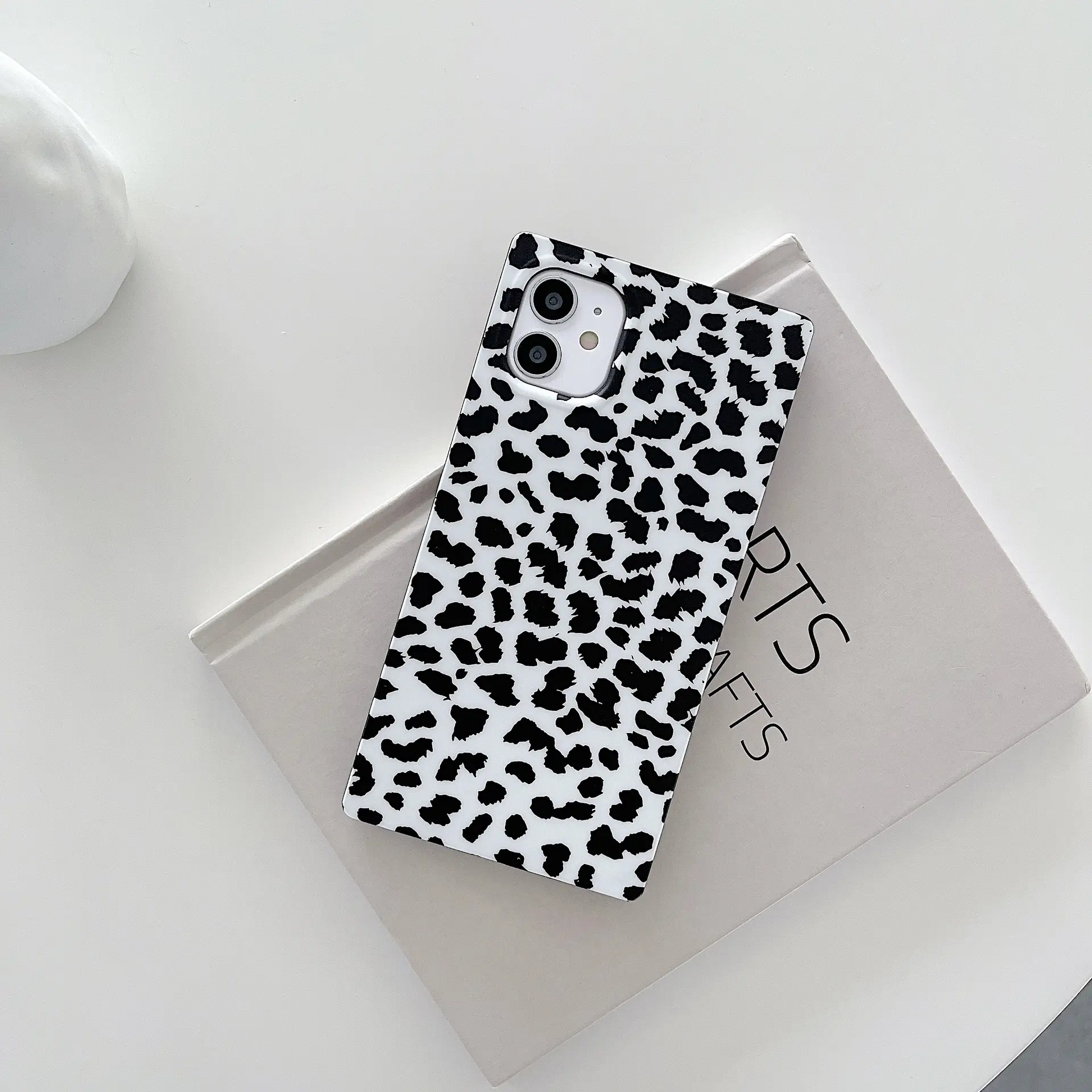 Square Straight Edge Frosted Leopard Glossy Amber Phone Case