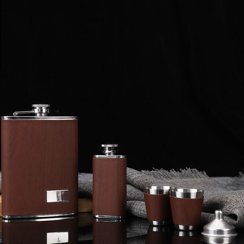 Outdoor stainless steel hip flask wood grain leather suit