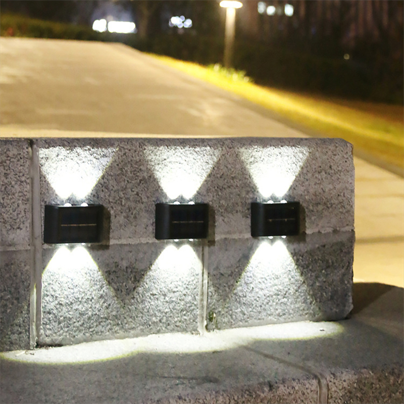 Luz Solar Decorativa Up & Down 4 Peças: Ilumine seu Jardim com Elegância e Economia