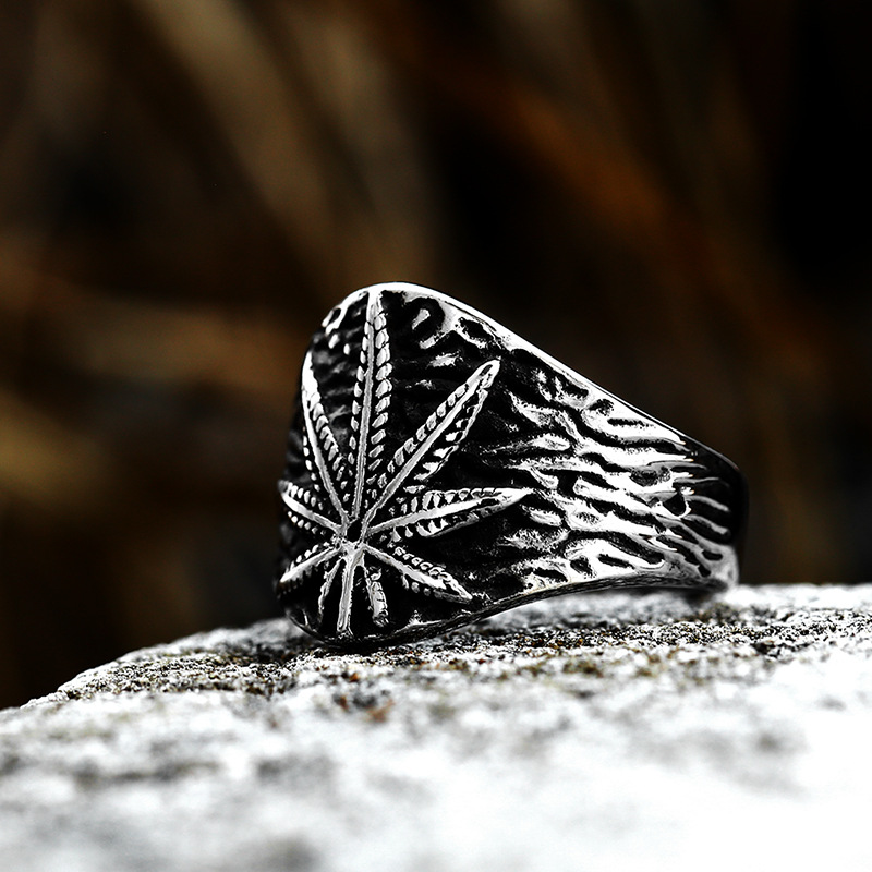 Vintage Stainless Steel Personality Leaf Men's And Women's Rings