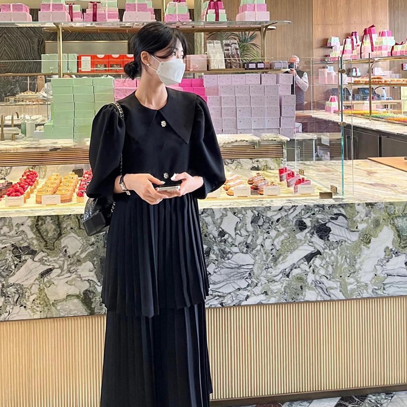 Puff-Sleeve Cake Midi Dress