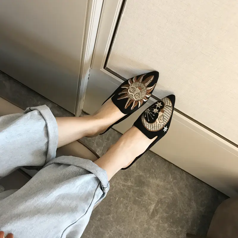 Women's New Embroidered Mandarin Duck Flat Bottom Sandals