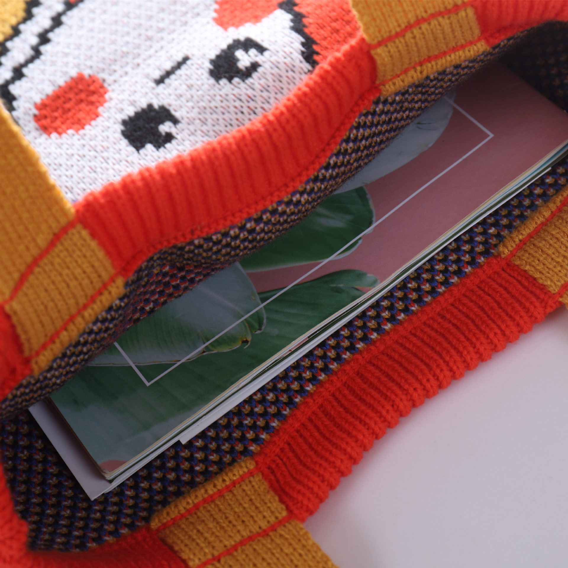 Girl Woven Bag Portable With Pearl Earrings