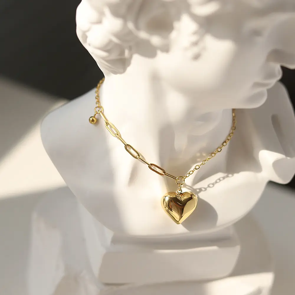 Small Autumn And Winter Chains Love Pendant Necklace Collar Chain