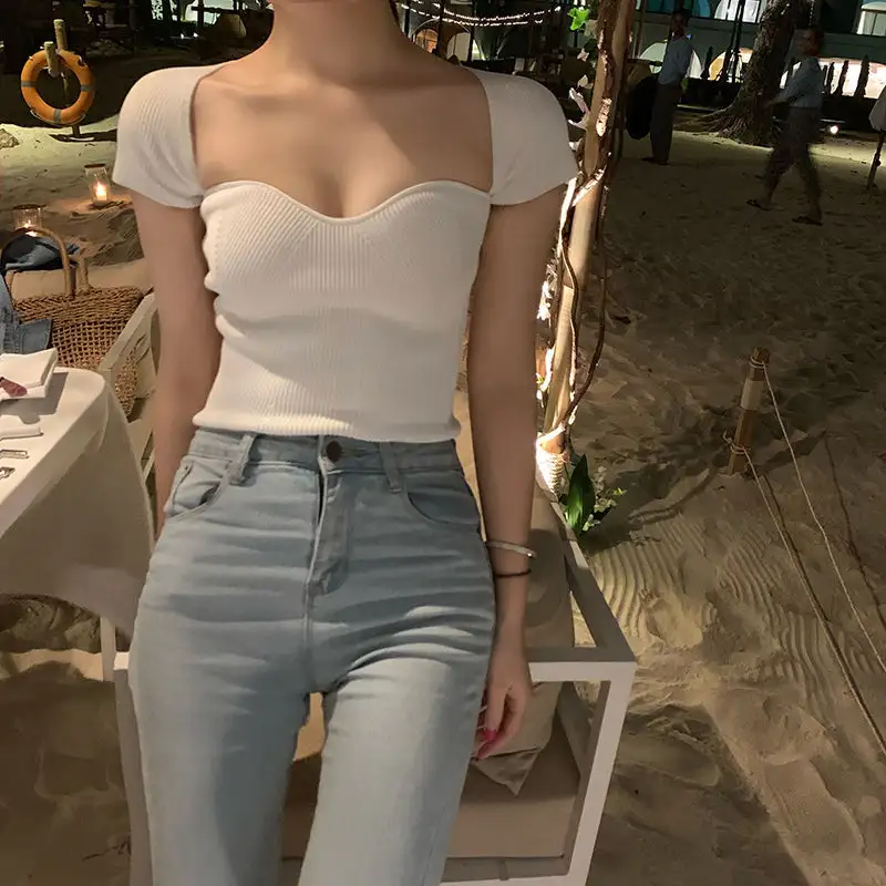Short Sleeved Sweater Top With Thin Solid Color
