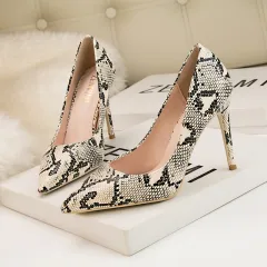 Shallow Mouth Snake Pattern Pointed Sexy Nightclub Showed Thin High Heels - Yellow - View 1