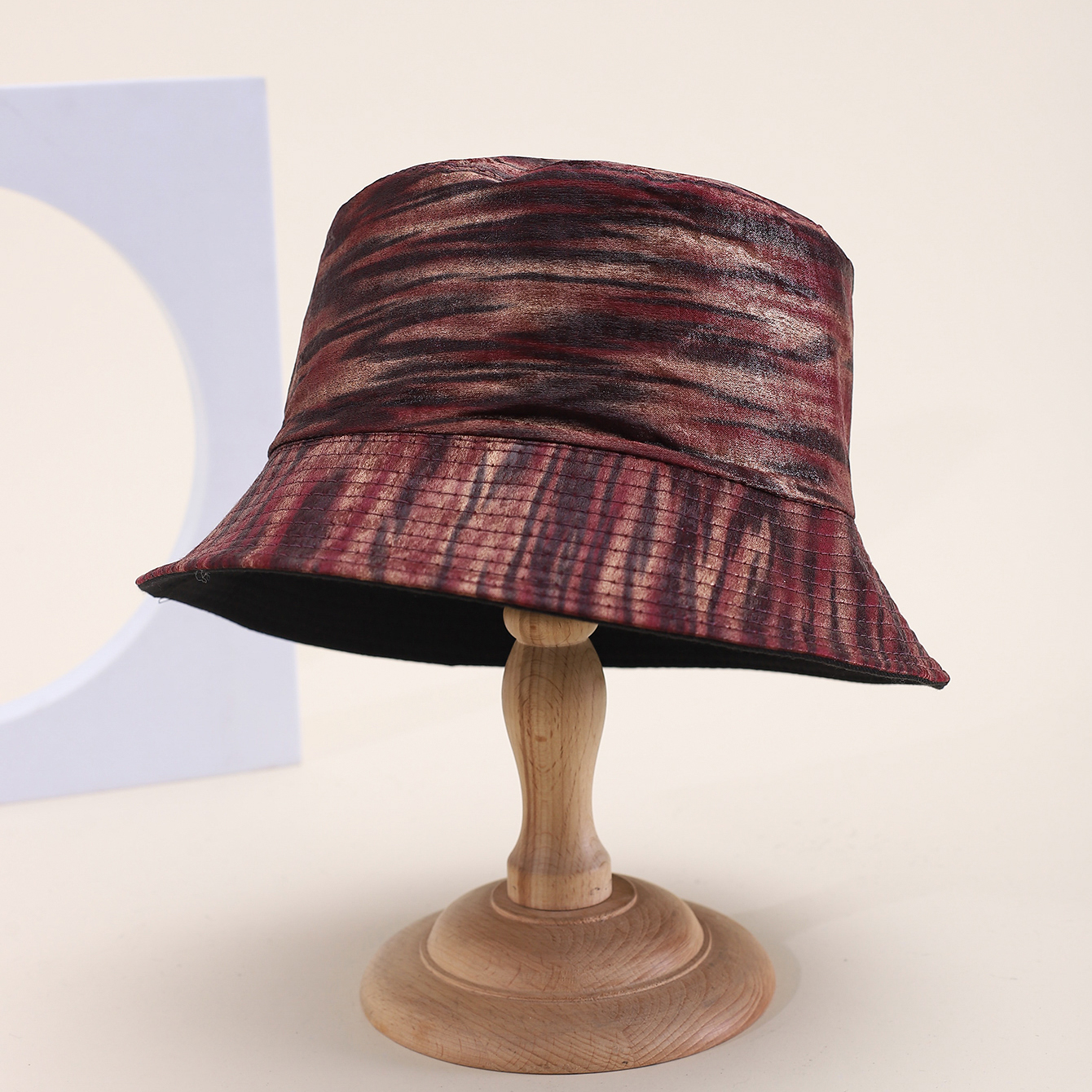 Summer And Spring Women's Gold-colored Striped Contrast Graffiti Casual Style Boater Hat, Suitable For Outdoor Sun Protection, Camping, Traveling And Photography.