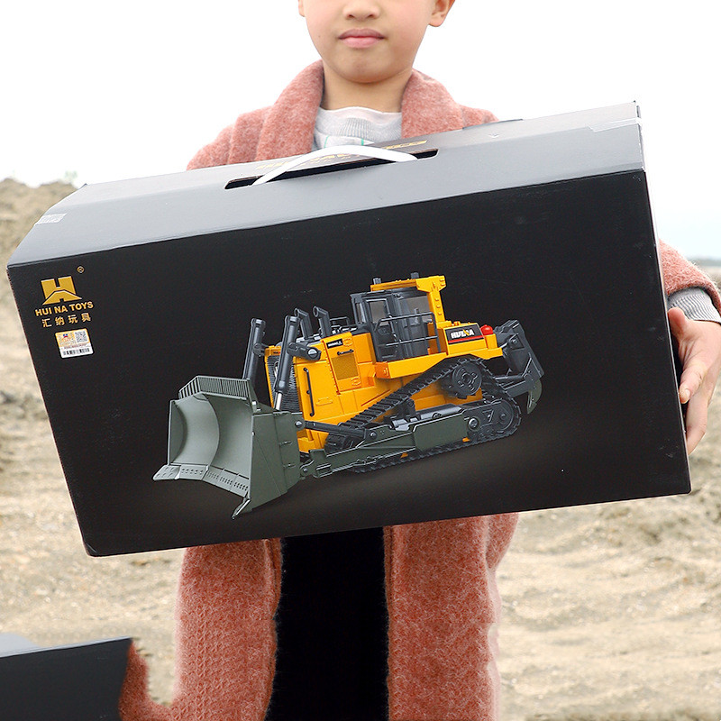 Remote control bulldozer