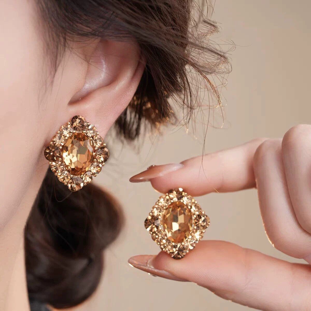 French European American Designed Champagne Zircon Stud Earrings, Luxury High-End Temperament Ear Jewelry For Middle-Aged Women, Warm Ambience Style