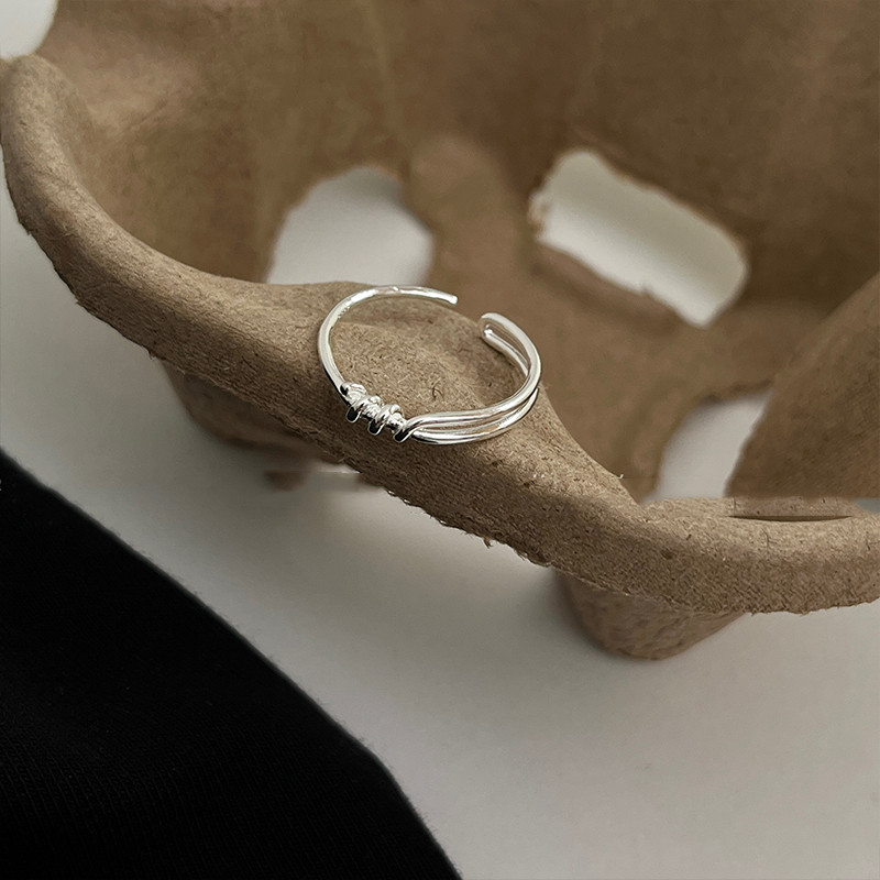 Title 4, Anillo Anudado De Plata De Ley De Moda Para Mujer