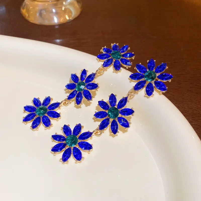 Exaggerating Unique Fashion Silver Stud Rhinestone-encrusted Flower Earrings
