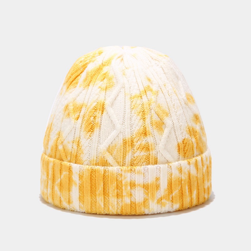 Title 3, Cappello lavorato a maglia tie-dye