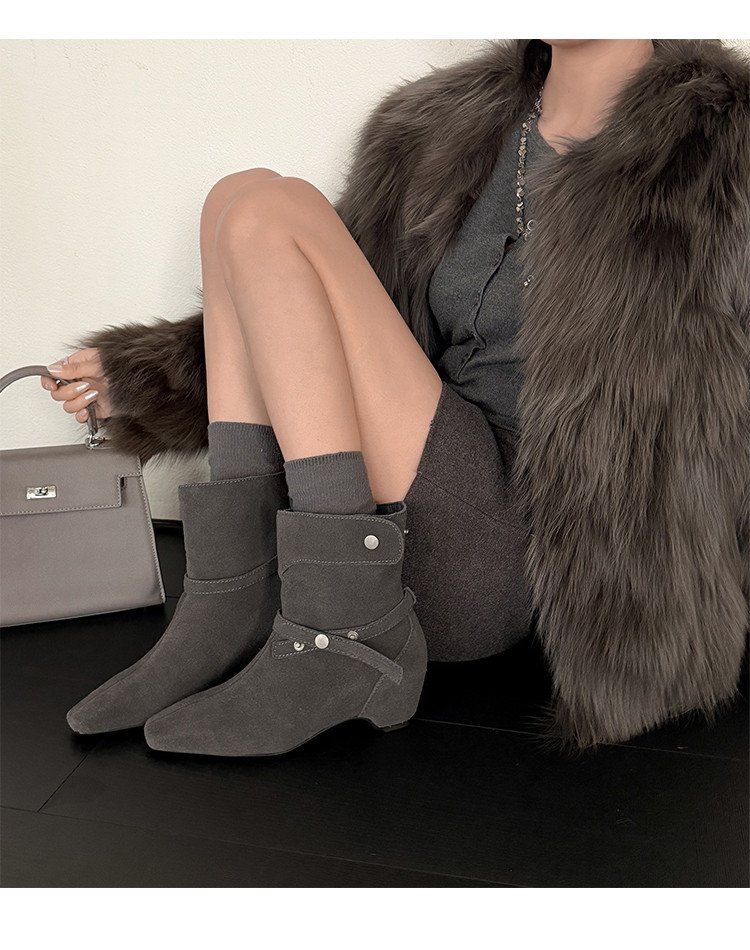 Women's 2026 New Square Toe Rivet Casual Tall Boots, British Style Versatile Low Heel Knee High Knight Boots