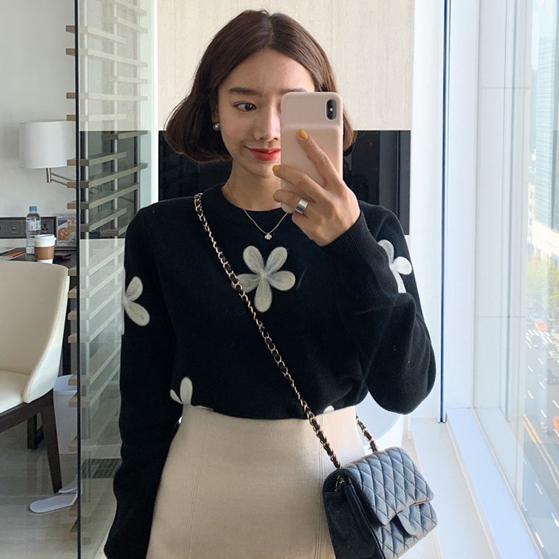 Women's Vintage Embroidery Flower Round Neck Pullover Long Sleeve Knitting Sweater Black - Shop at LoveMi