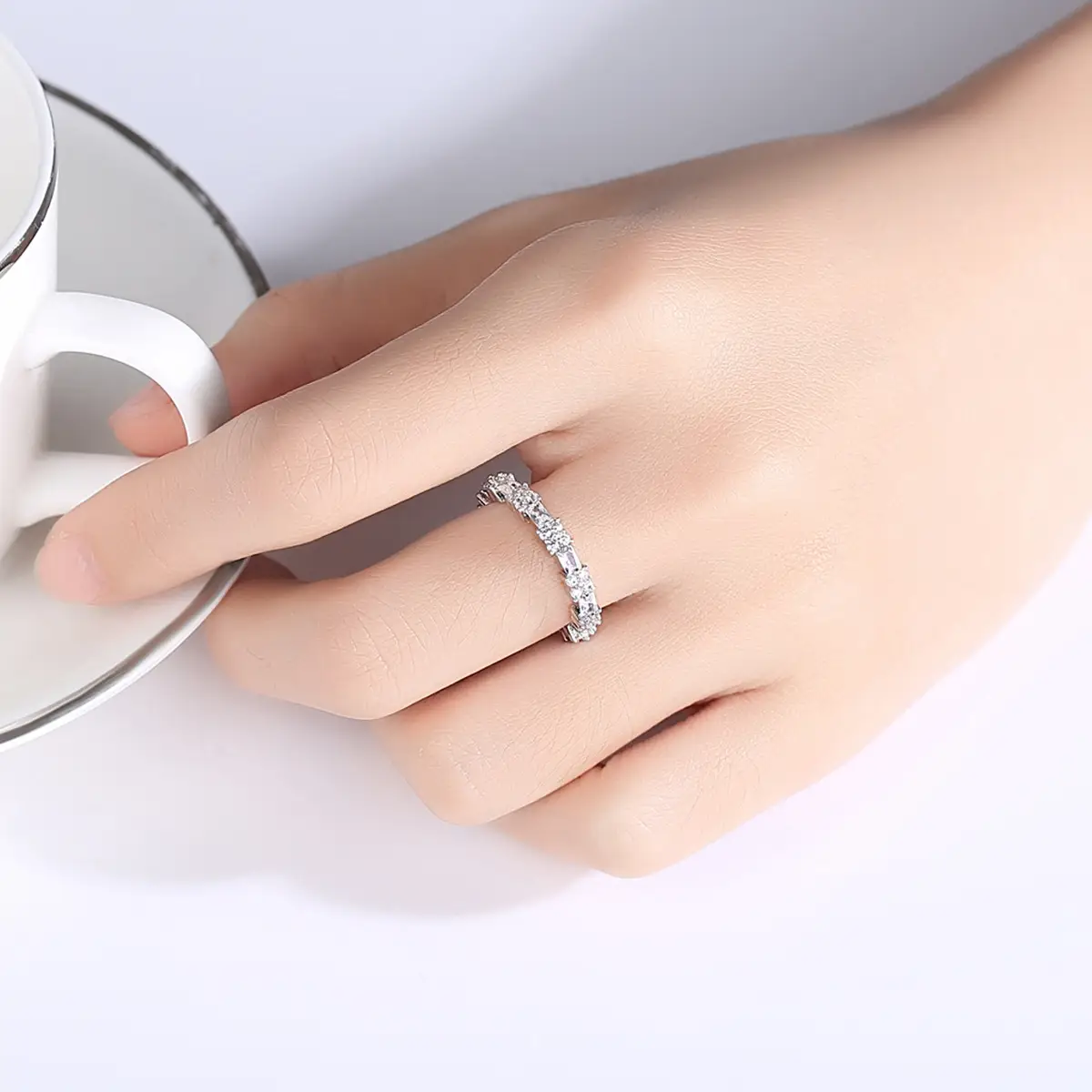 Flower Temperament Fashion Copper Inlaid Zircon Ring