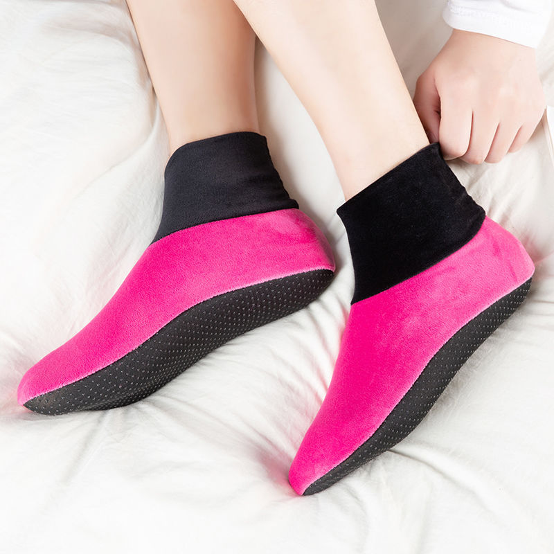 Title 6, Adult female floor socks