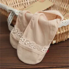 Women's Fashionable Shallow Invisible Lace Boat Socks - Skin - View 1