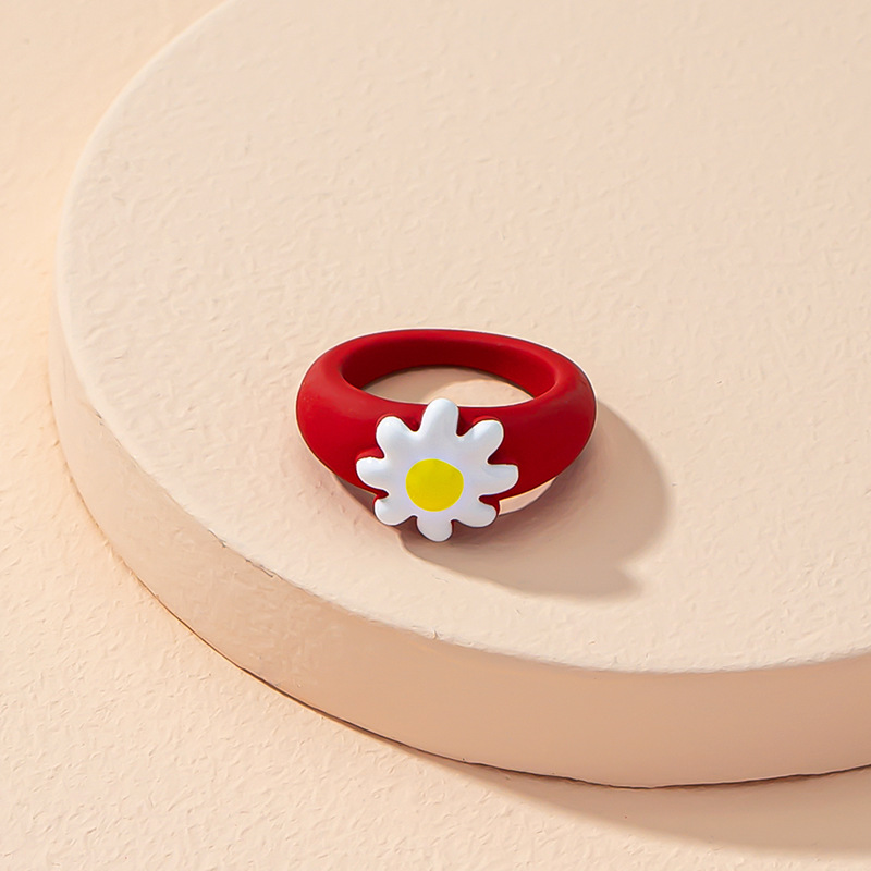 Retro Fashion Little Daisy Ring Women