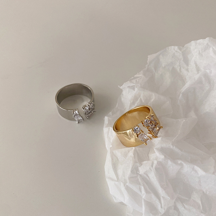 Title 5, Irregular Zircon Metal Ring Simplicity A stylis...