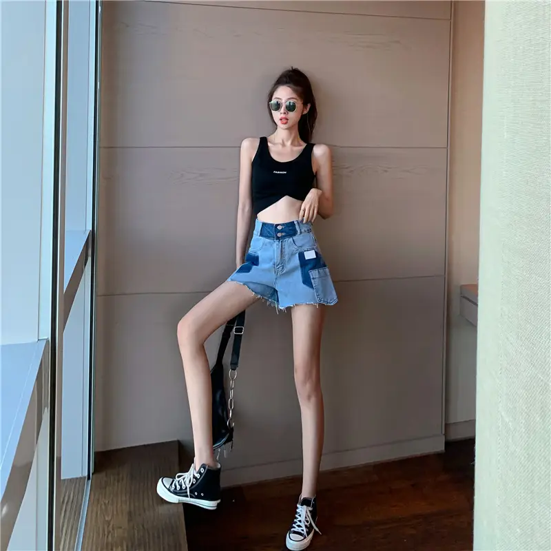 Reverse High Waist Raw Edge Contrast Loose Wide Leg Denim Shorts