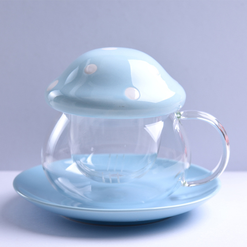 Tasse champignon verre – mise en situation bureau