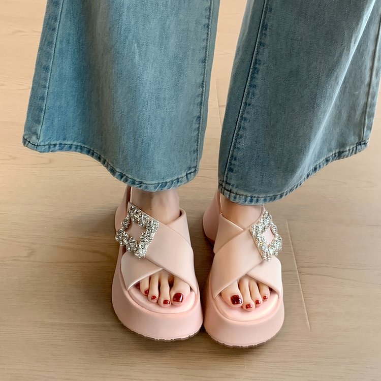 Thick Soled Slippers For Women In Summer, Fashionable New Style For Outdoor Wear, Rhinestone Flat Drag, Versatile Beach Sandals, Trendy