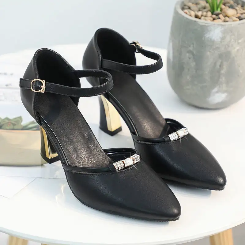 Word Buckle Block Heel High Sandals