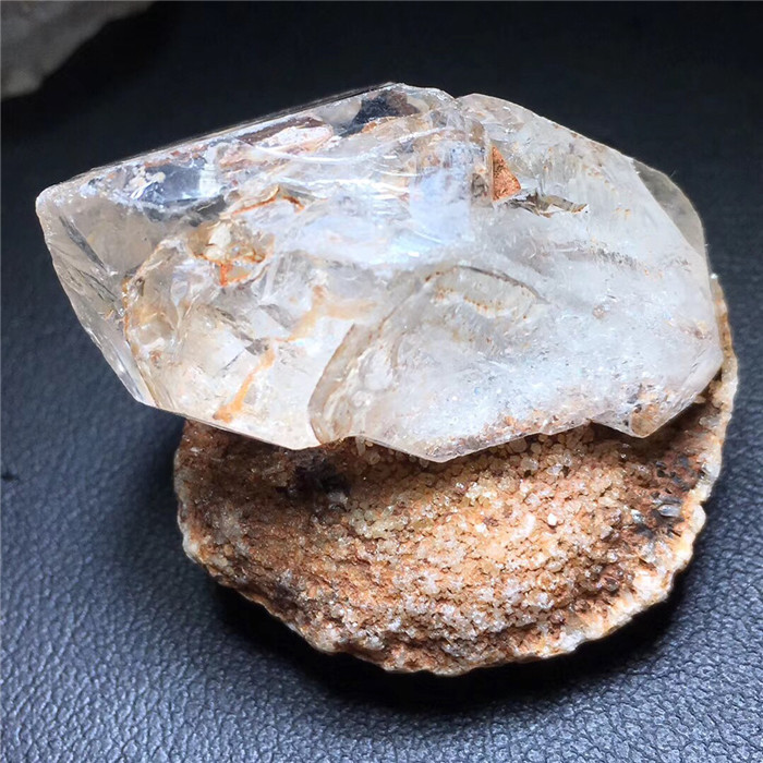 Natural White Crystal Skeleton Hollow Hollow Backbone Rough Stone — foto 4