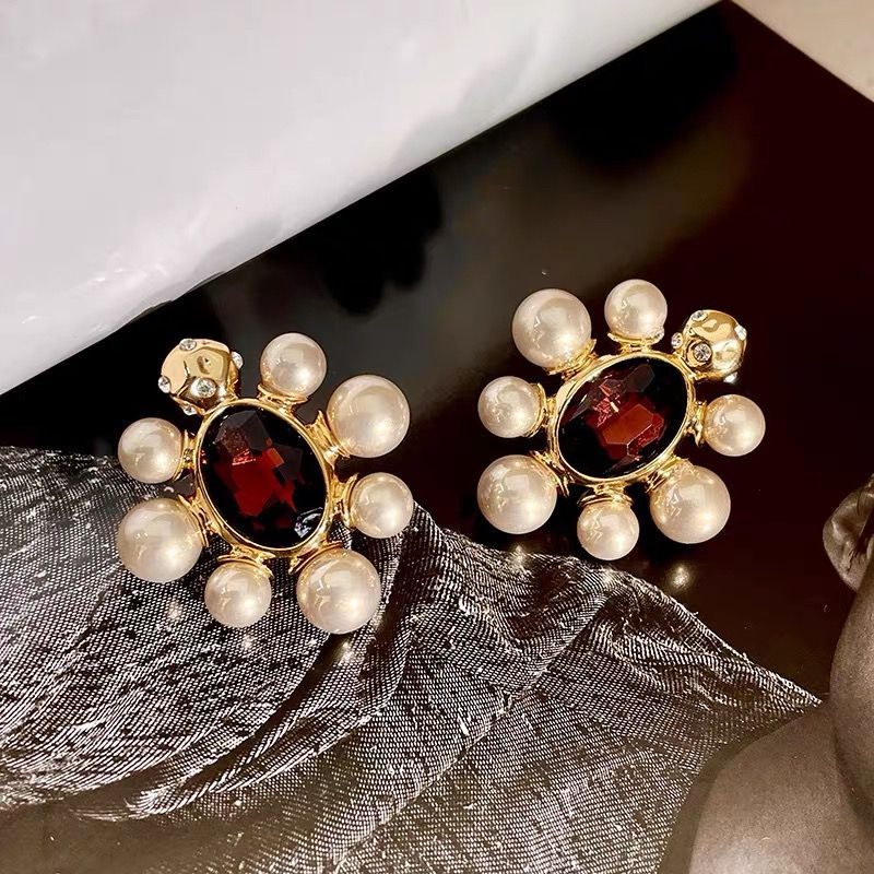 Vintage Retro Gold Elegant Earrings, Classic Pearl Style Studs, Chic French All-Match Fashion Jewelry For Women