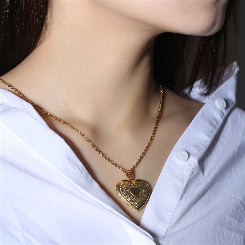 Jewelry Stainless Steel Heart-shaped Openable Fashion Pendant Gold Female Model