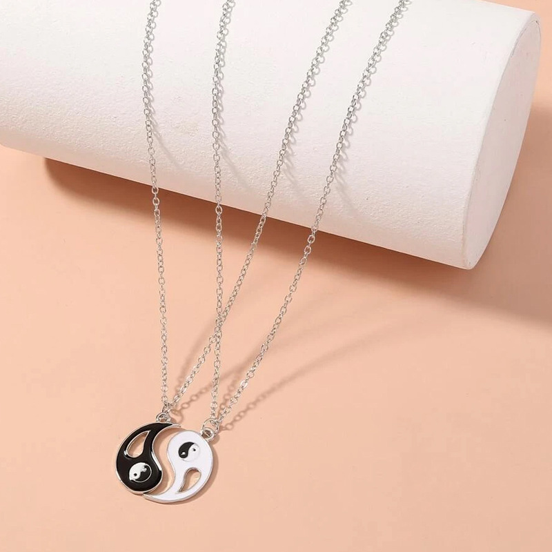 Tai Gossip Yin And Yang Couple Necklace Ins Simple Personality Hollow Stitching Necklace
