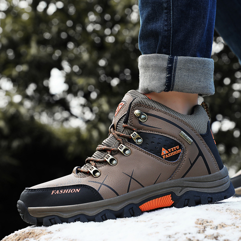 Title 4, High-top plus velvet outdoor hiking shoes