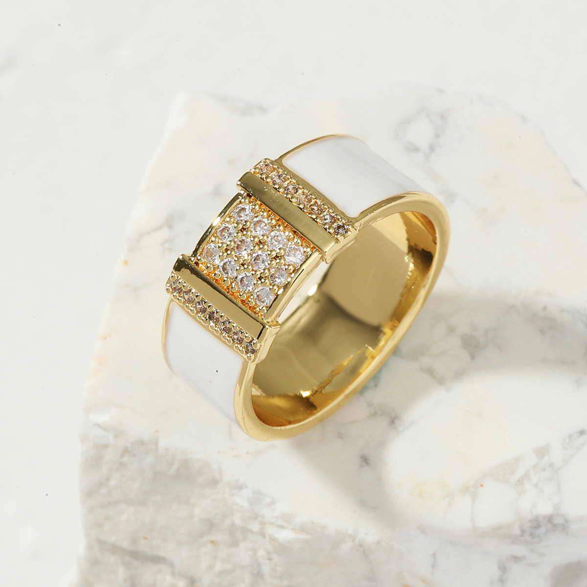 خاتم هندسي ذهبي نسائي معبأ فرديًا مضاد للإرهاق