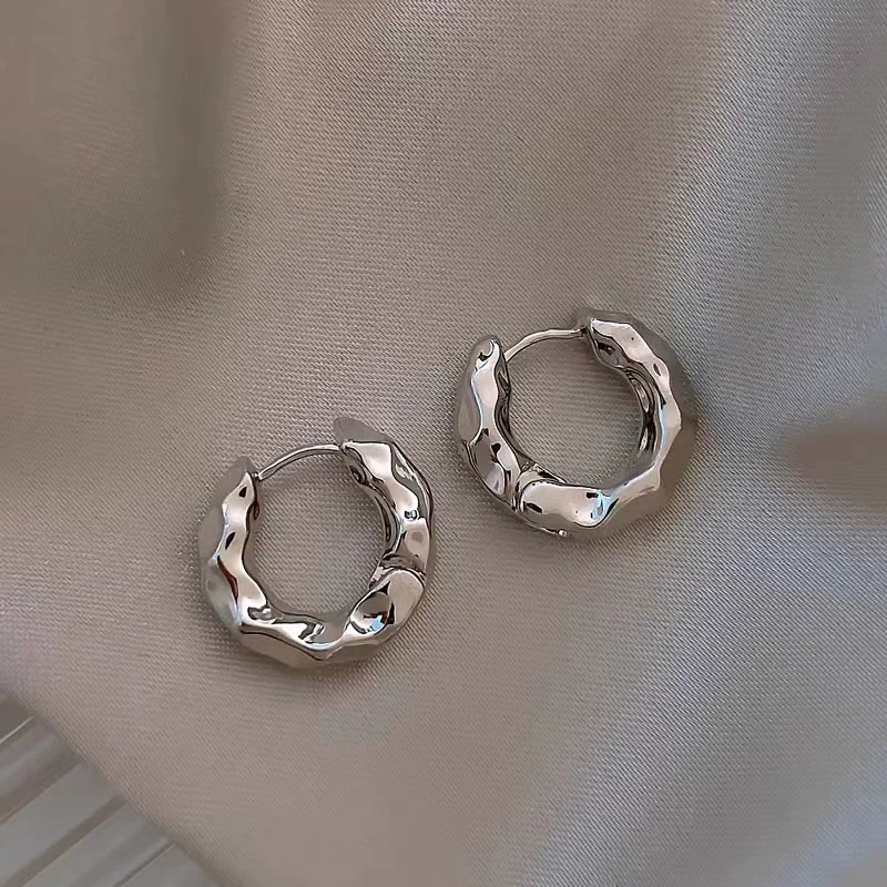 1 Pair New Arrival French Vintage Metal Hoop Earrings, Minimalist Niche Design Circle Star Ins Style High-End Fashion Stud Earrings For Women