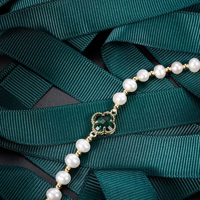 European And American Vintage Classic Metal Pearl Bracelet