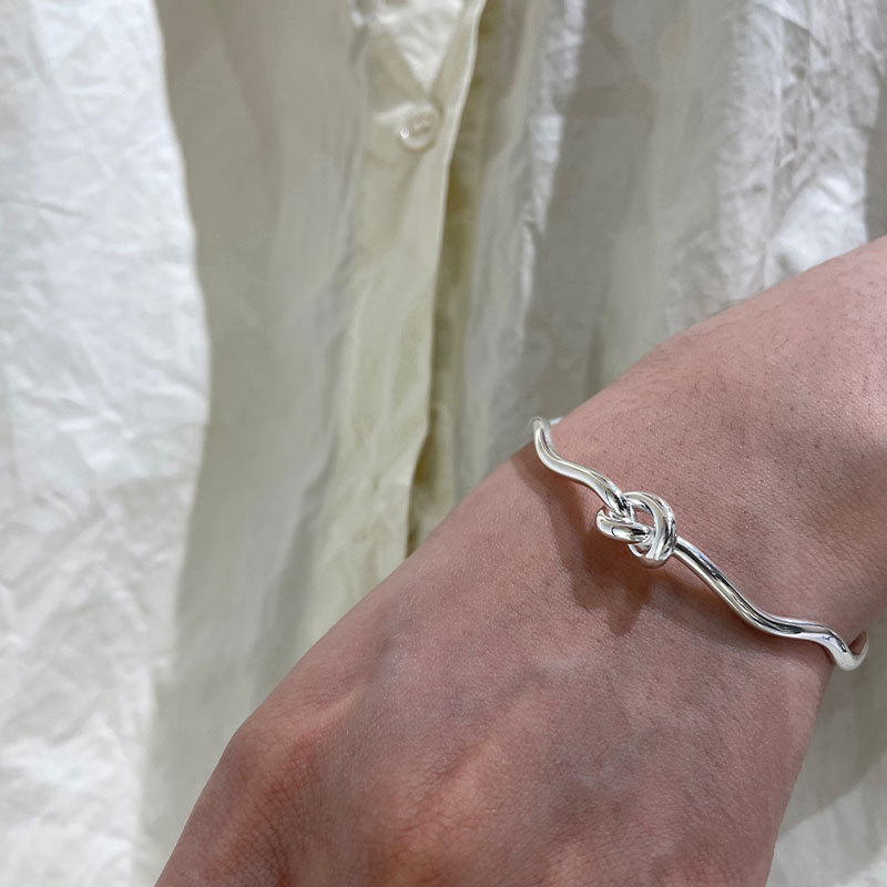 Title 4, S925-Silber-Charakter-Knotenarmband