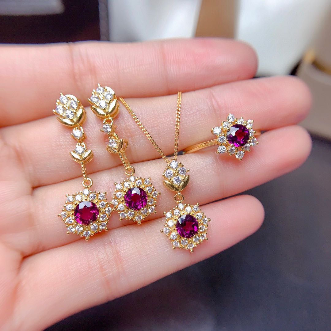 Natural Purple Tooth Black Garnet Set