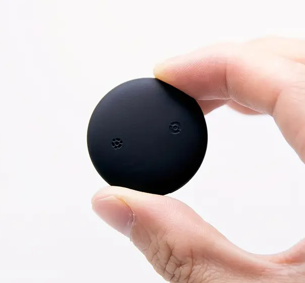 Apple Compatible GPS Locator