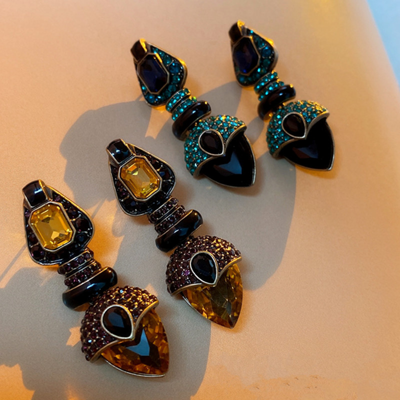 Retro Earrings Female Niche Personality Exaggerated Long Style Full Of Drill Stud Atmosphere Middle Vintage Ear Accessories