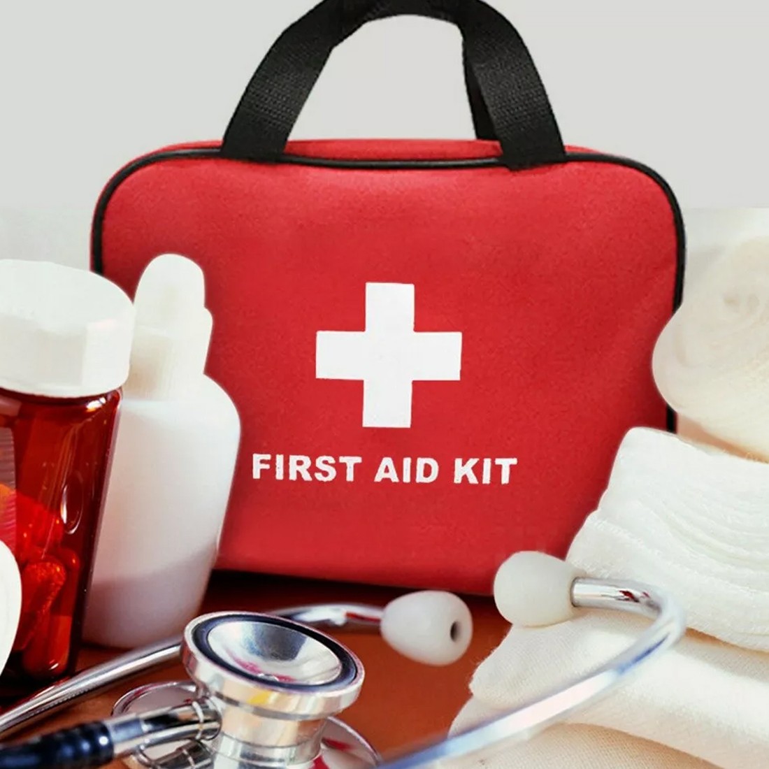 391 PIECE FIRST AID KIT BAG MEDICAL EMERGENCY TRAVEL HOME CAR WORKPLACE UK — image 6