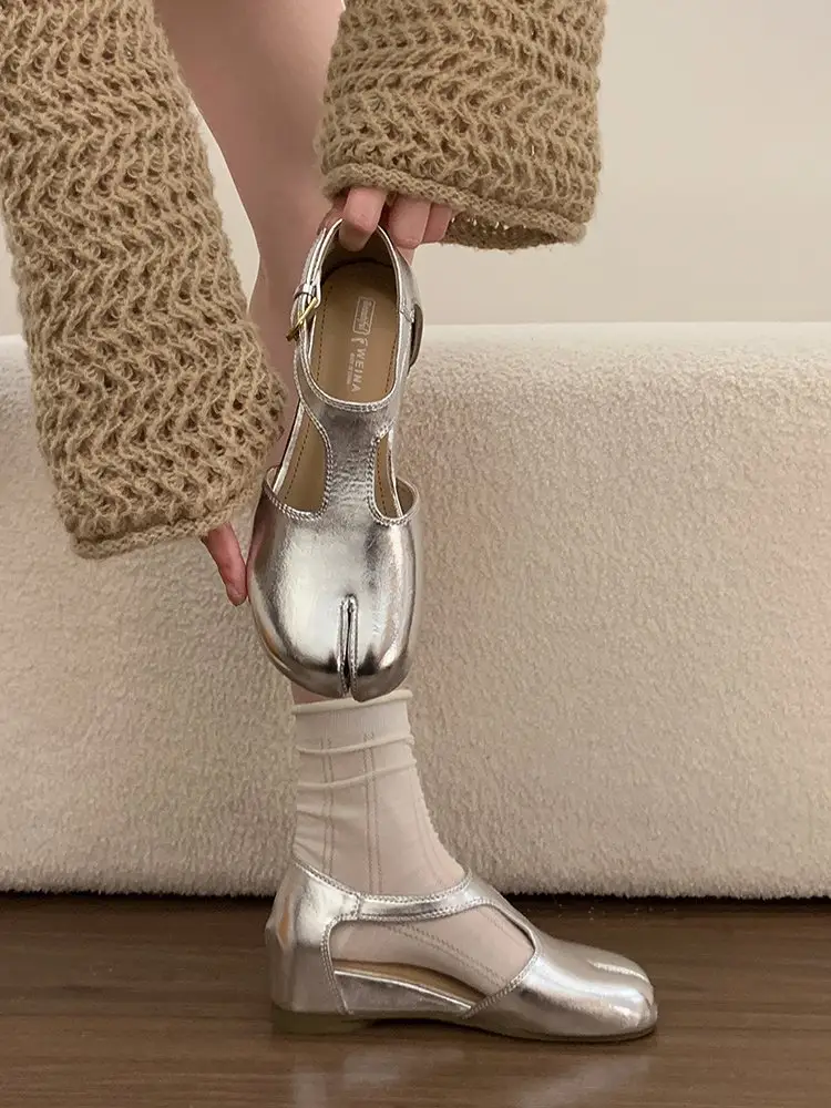 2026 Summer New Minimalist Flat Split Toe