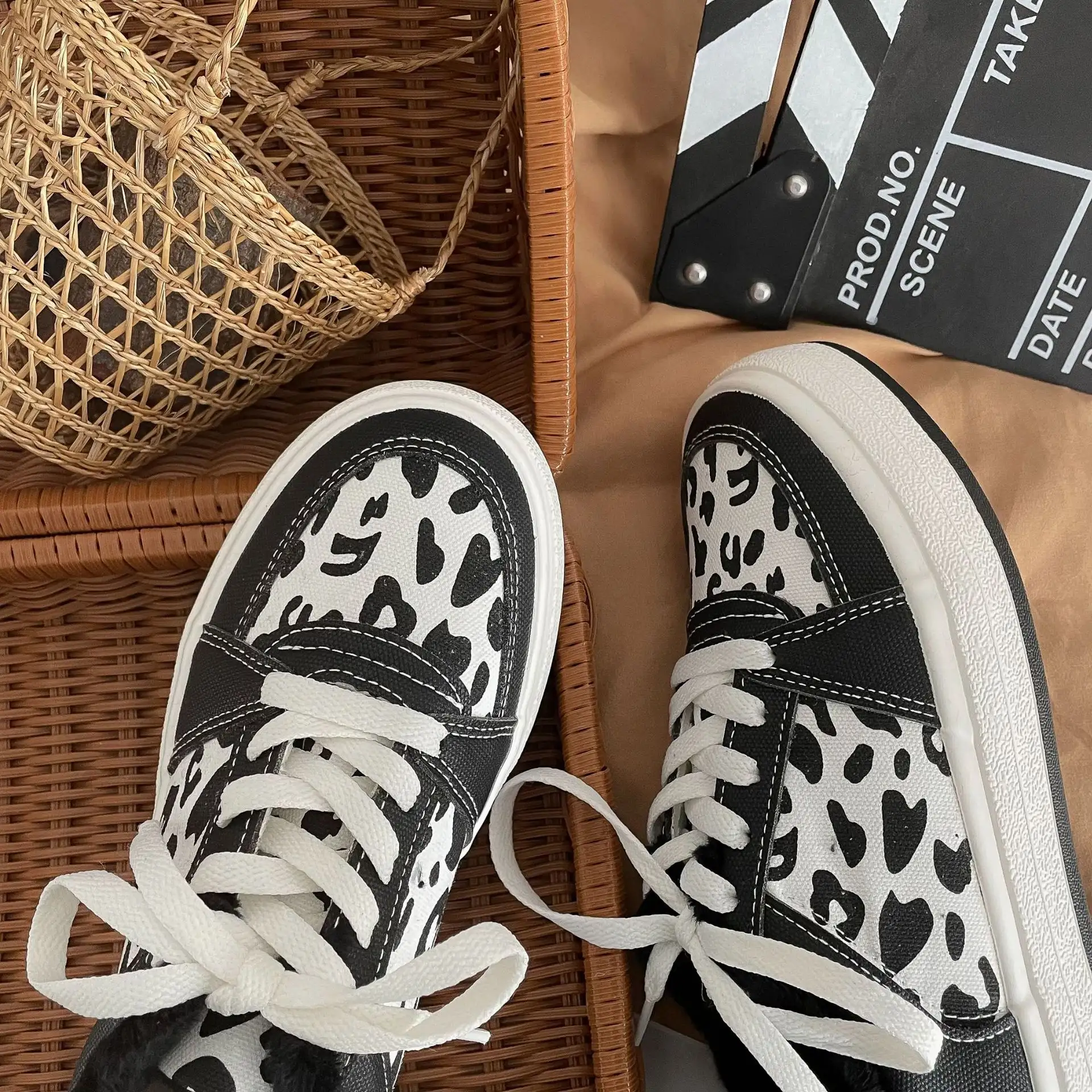 Women's Casual Winter Leopard Print With Velvet Canvas Shoes