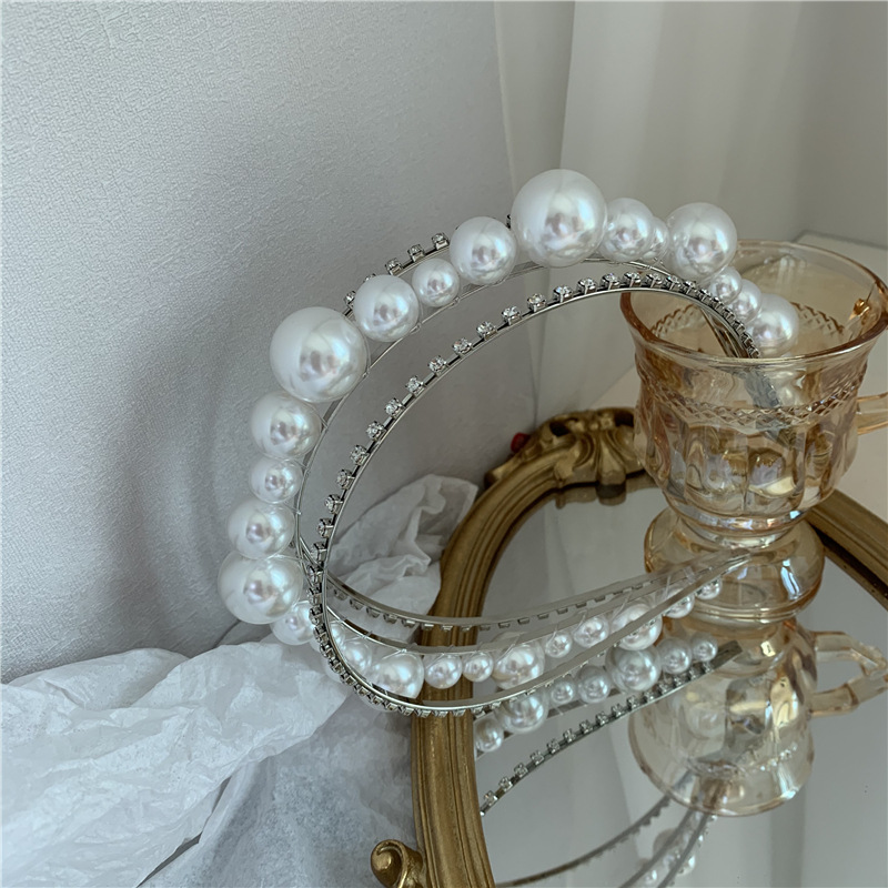 Title 6, Vintage Sweet White Pearl Hairpin Headband