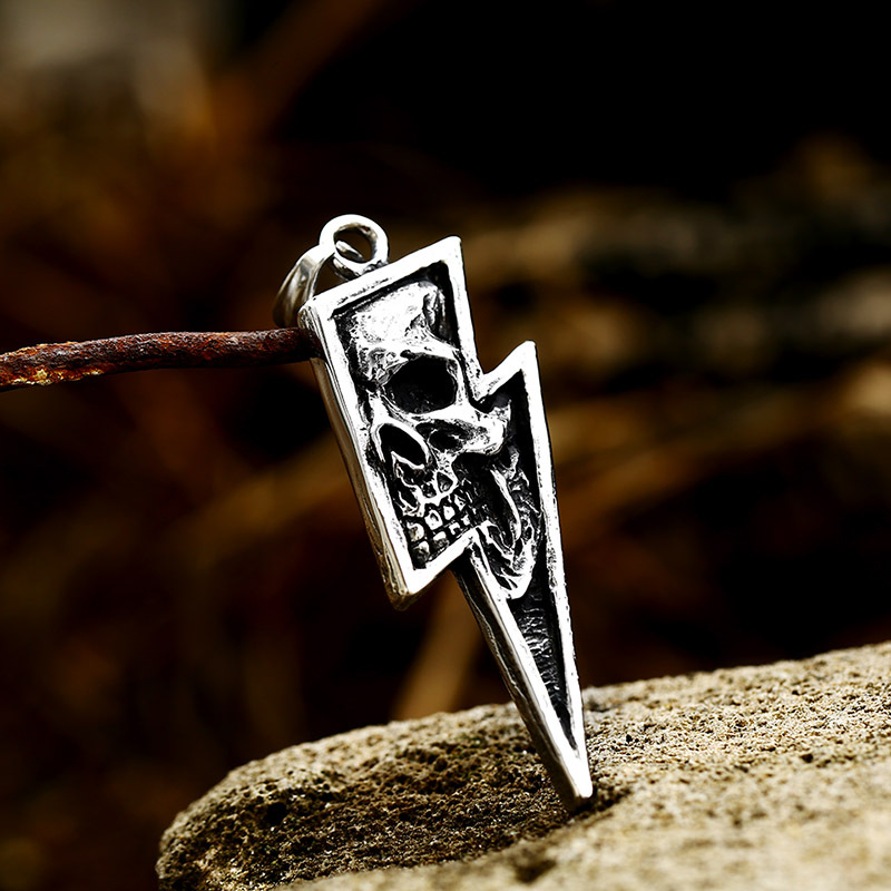 Men's Retro Punk Lightning Skull Titanium Steel Pendant