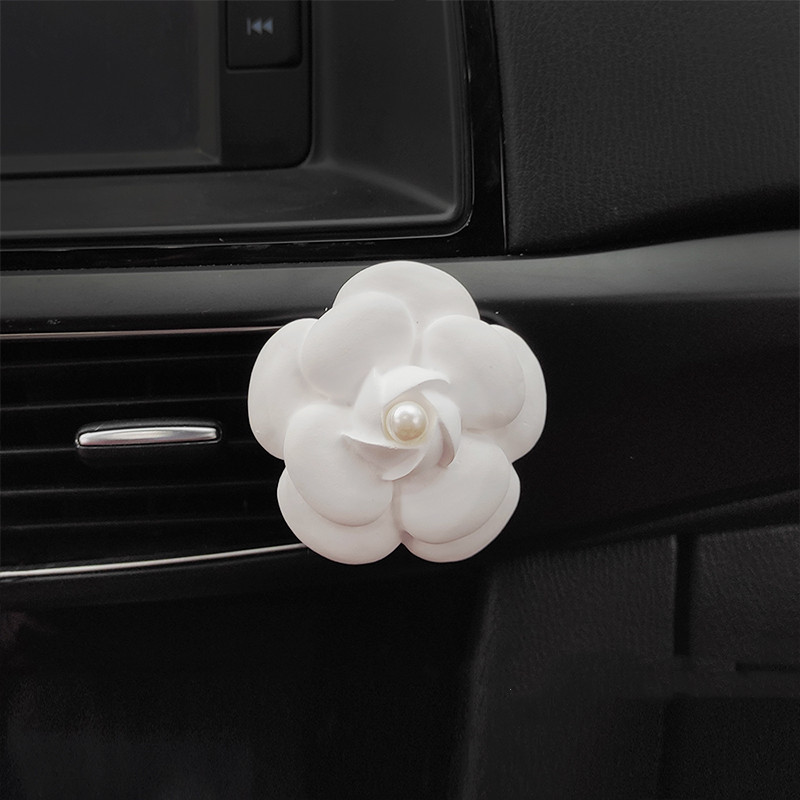 Camellia air outlet clip