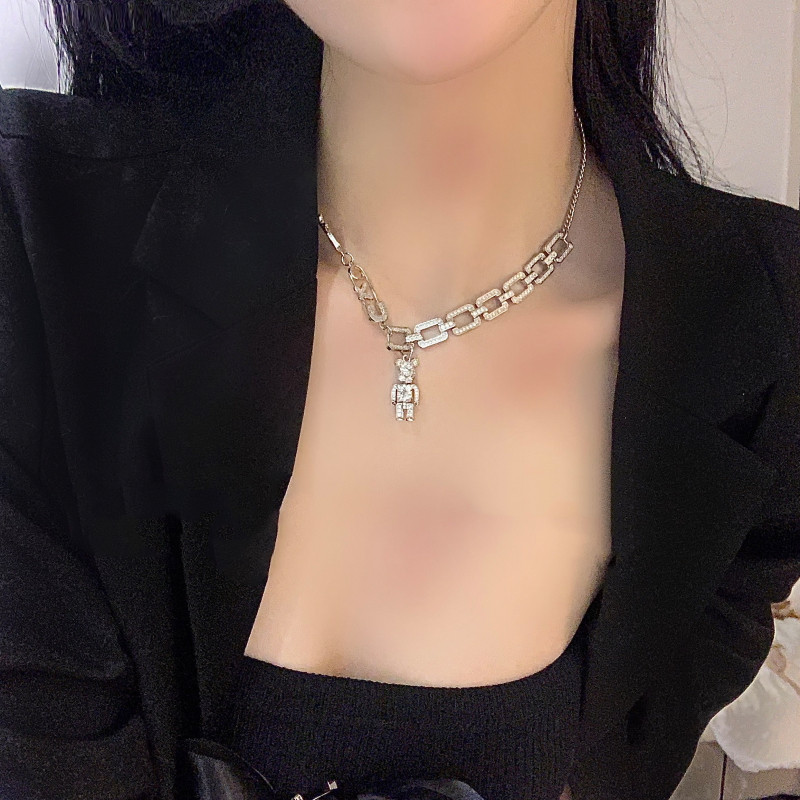 Women's Necklace Niche Design Bear Decoration Pendant